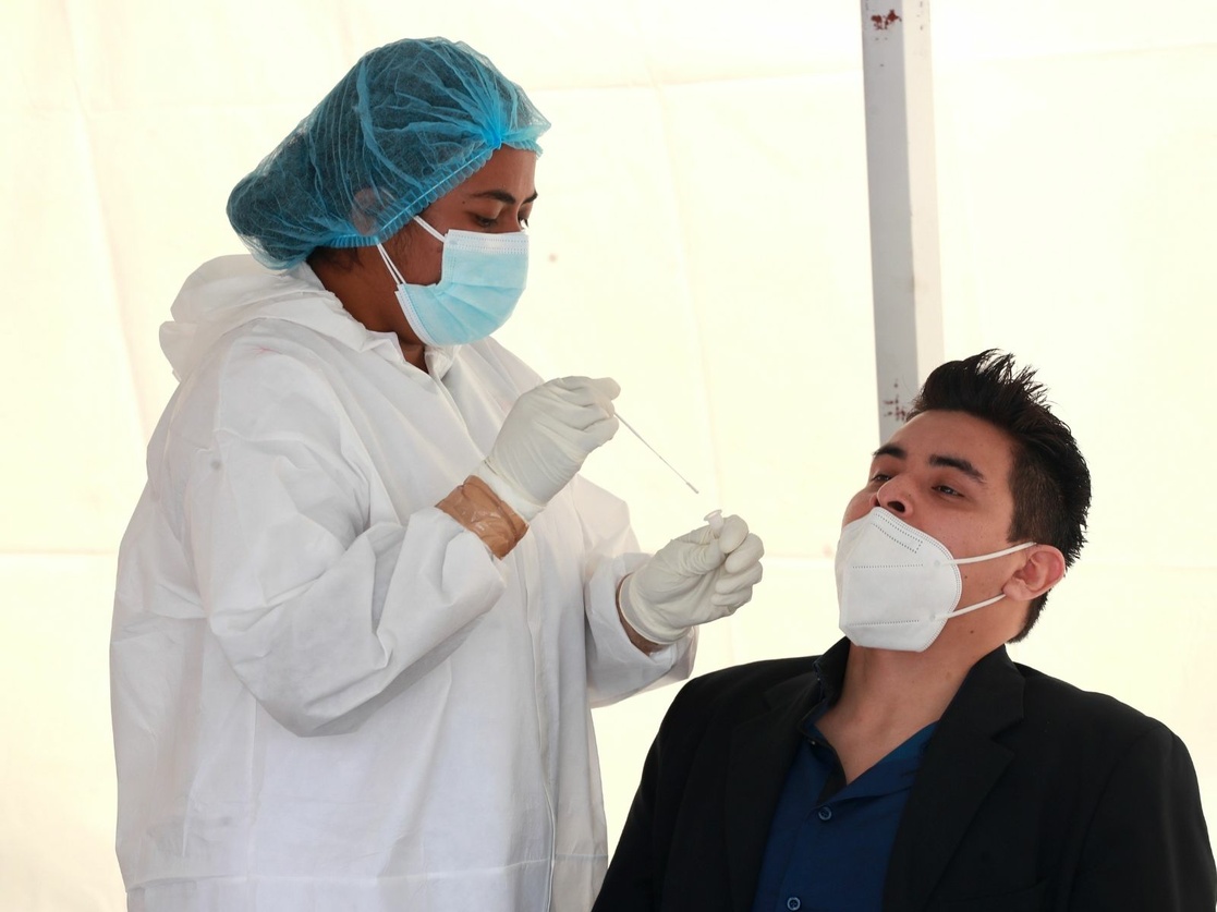 Buscan que COVID-19 sea considerada enfermedad de riesgo laboral